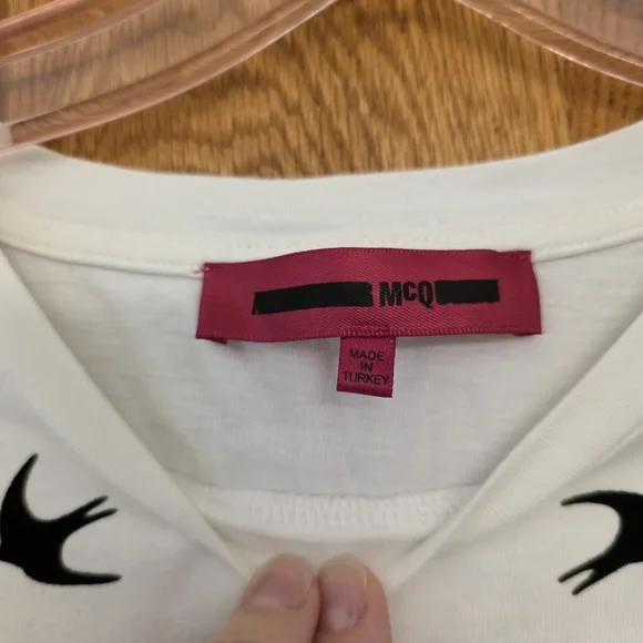 MCQ BY ALEXANDER McQUEEN | Signature Swallow Print Longline Shirt – Size Large - Picture 4 of 5